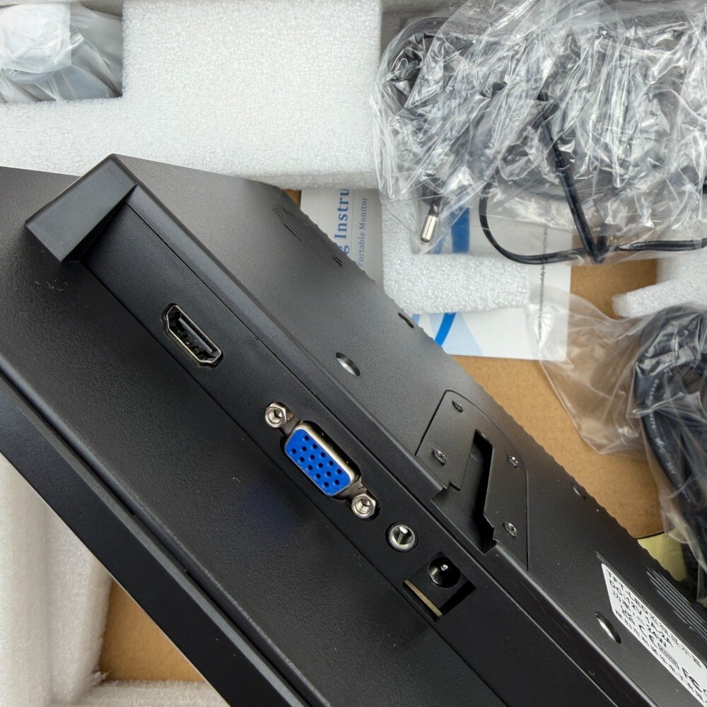 10.1 collu (≈ 25 cm) HDMI monitors 1366 x 768P Mini monitors ar VGA/HDMI portiem, portatīvs PC monitors klēpjdatoram/kamerai/Fire Stick/mājas/ birojam, iebūvēti skaļruņi