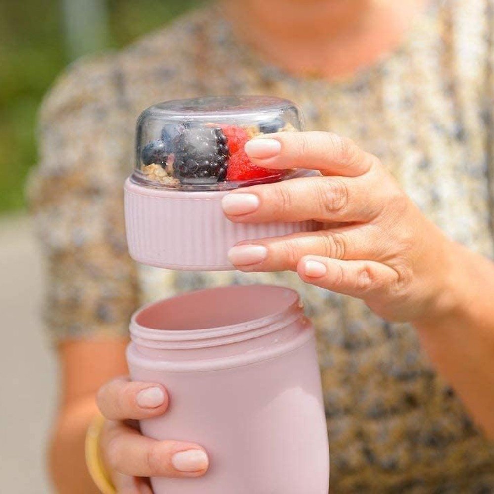 Coninx_Muesli_Tumbler_-_Jogurta_kausi_uz Coninx Muesli Tumbler - Jogurta kausi uz līdzi ņemšanai ar 2 atsevišķām nodalījumiem - Universāls trauks darbam, skolai, bērnudārzam (melns)