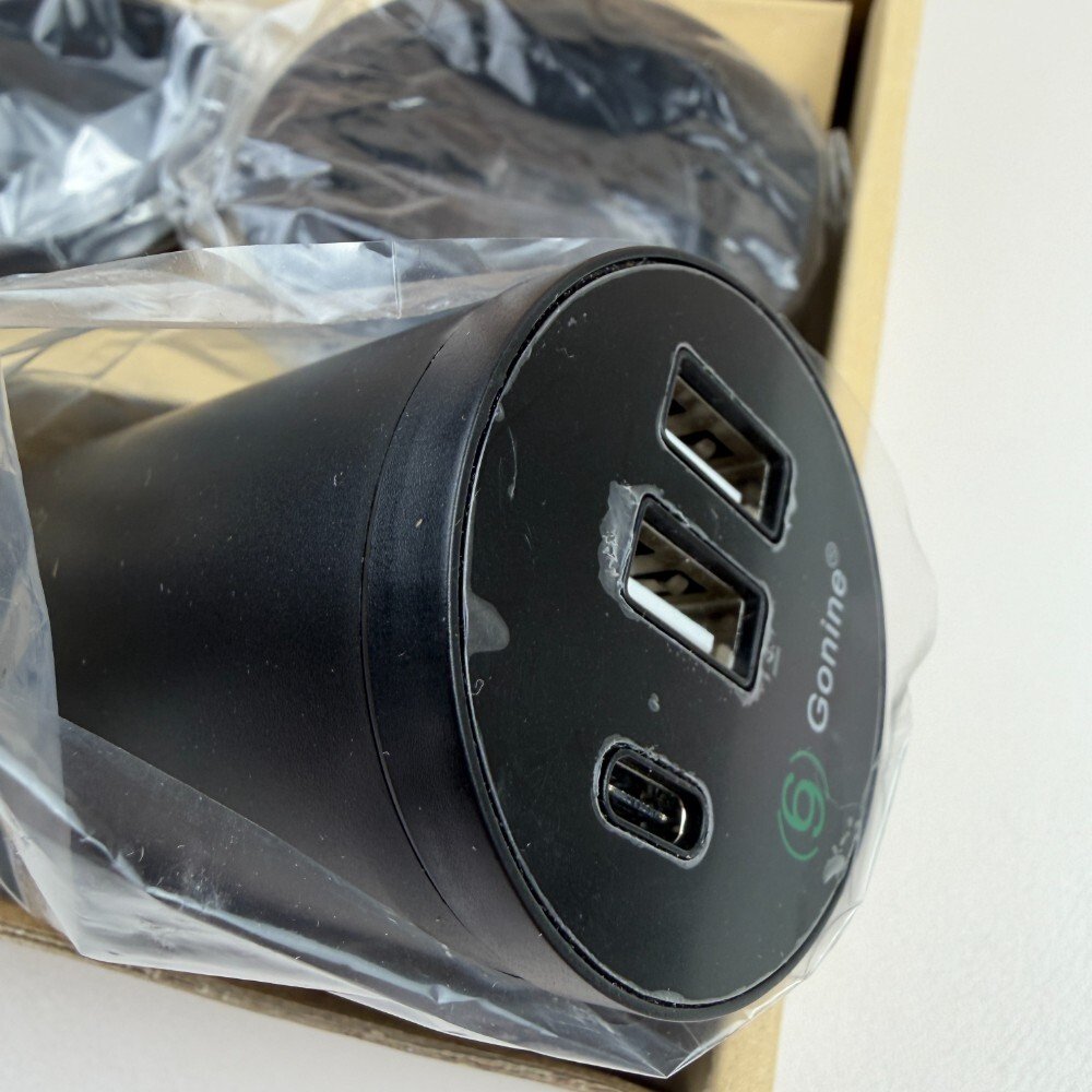 Gonine rakstāmgalda gromets ar USB, slēpta strāvas kontaktligzda, rakstāmgalda uzlādes stacija ar 1 Type C un 2 USB barošanas portiem