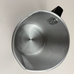 Vasks izkausēšanas katls 900 ml - nerūsējošā tērauda katls ar graduāciju un karstumizturīgu rokturi