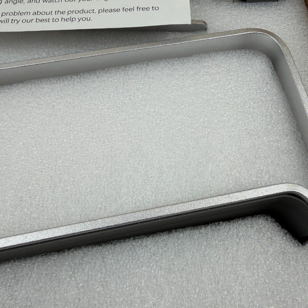 ALASHI portatīvā datora statīvs galdam, alumīnija datora pacēlājs, ergonomisks piezīmjdatoru turētājs, noņemams metāla datora lifts, PC dzesēšanas atbalsts 10 līdz 15.6 collām (≈ 25.4 līdz 39.6 cm), sudraba