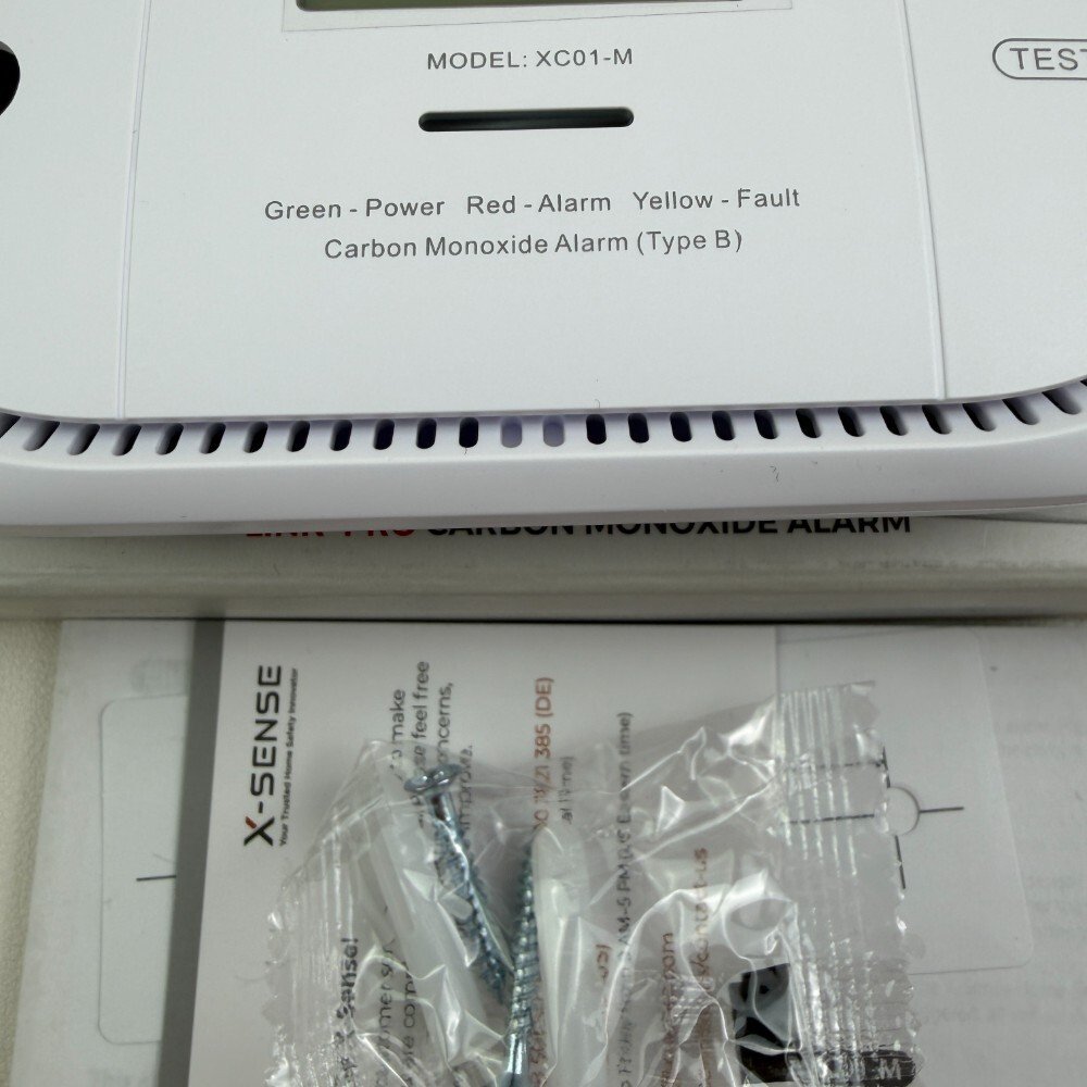 X-Sense XC01-R oglekļa monoksīda detektors, TÜV sertificēts, ar digitālo LCD ekrānu, CO detektors ar nomaināmu 5 gadu akumulatoru un maksimuma atmiņu